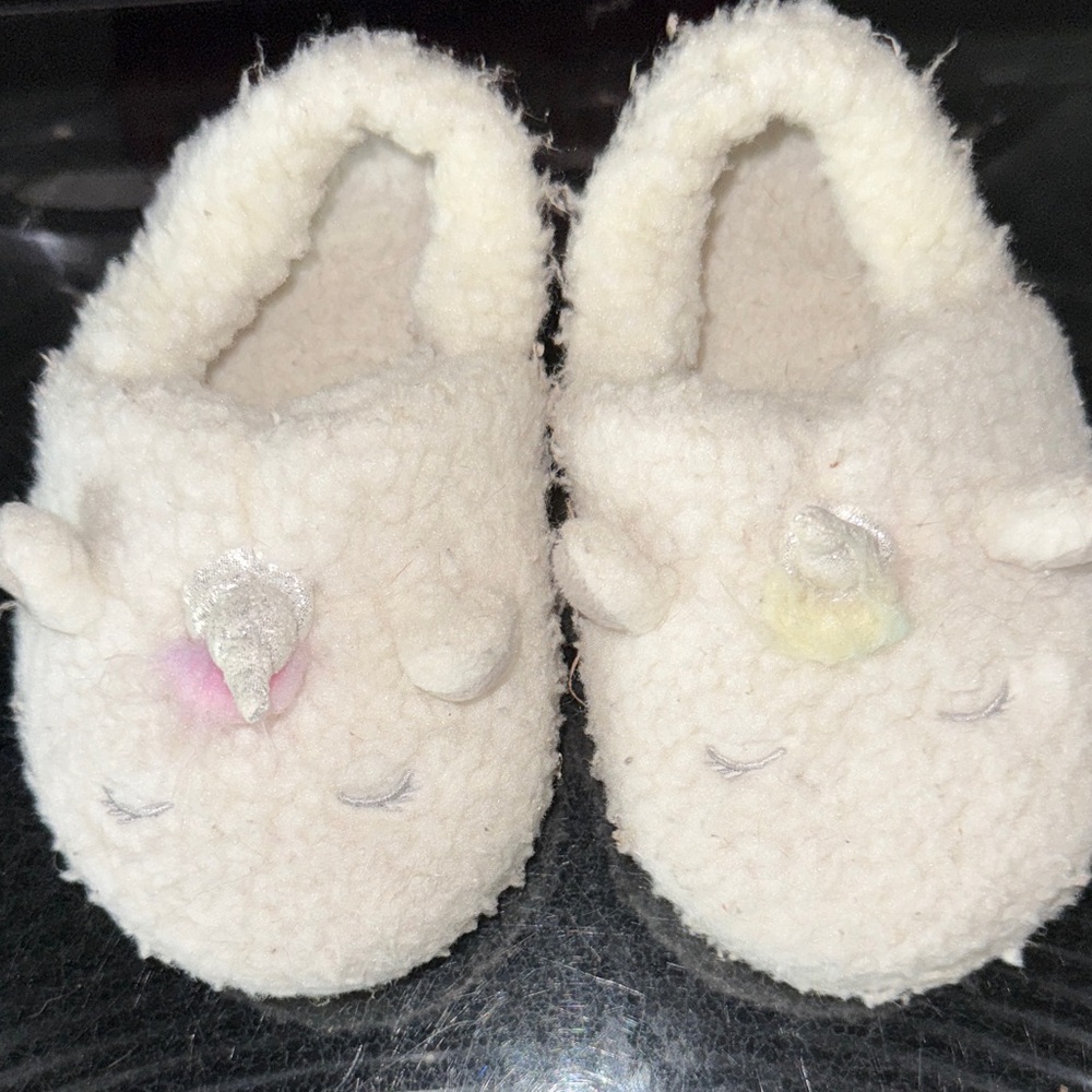 Cozy Unicorn Kids Slippers - Cream and Silver